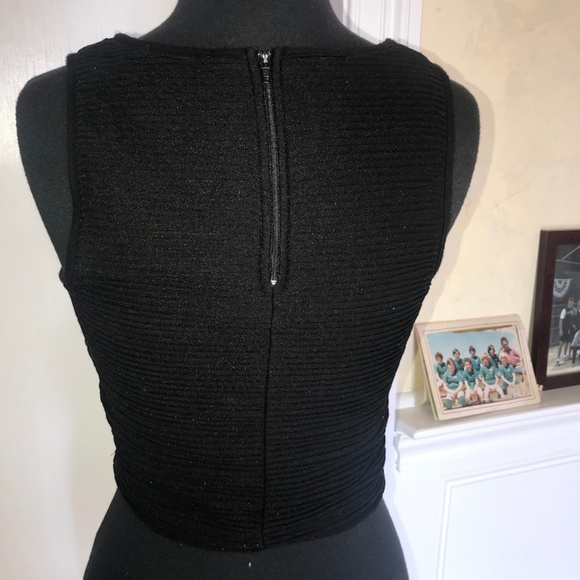 Black crop top - Picture 3 of 4